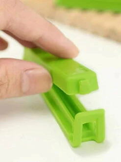 Ashley Bag Clip Pack 18Pc Easy Seal Bag Clips -Outwell Zone FullSizeRender cbb40c82 00ba 470d b0de 499a6ffc6849